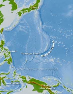 Posisi Palung Mariana di sebelah kanan Filipina di atas Pulau Papua